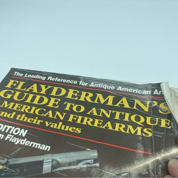Flayderman's Guide to Antique American and Their Values Book 8th Edition - Picture 2 of 11